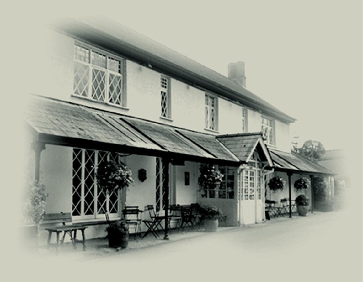 The Clytha Arms Hotel Abergavenny ภายนอก รูปภาพ