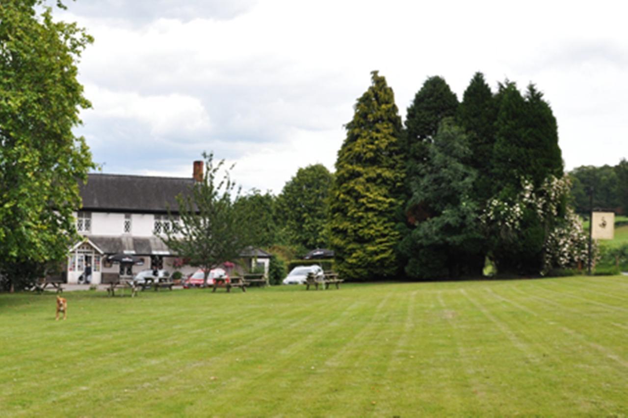 The Clytha Arms Hotel Abergavenny ภายนอก รูปภาพ